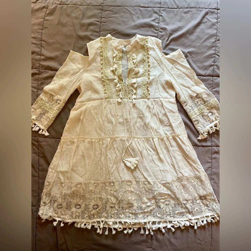 XXL Boho Cream Tunic Dress with cold shoulder, lined with Lace and tassel Detail - Picture 2 of 9